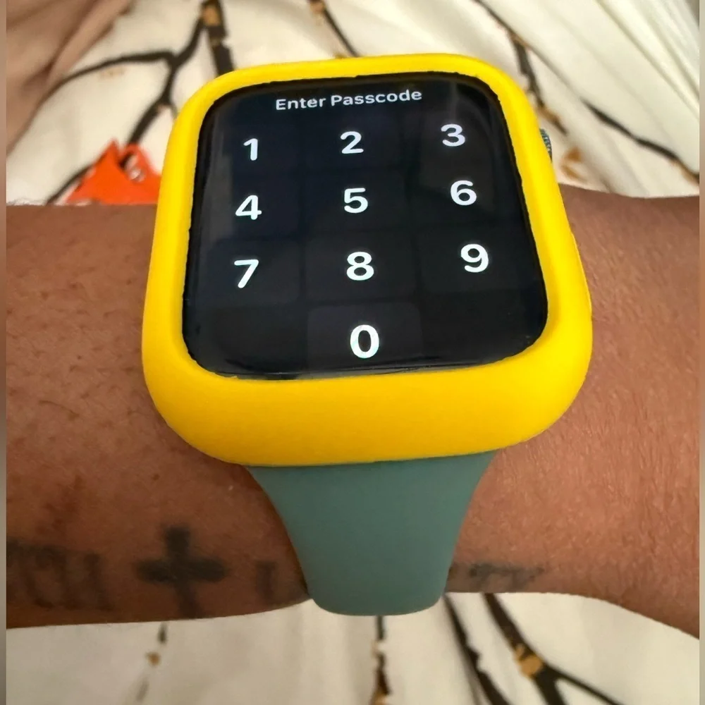 Apple Watch Cover - Silicone case for 45mm with multiple band sets